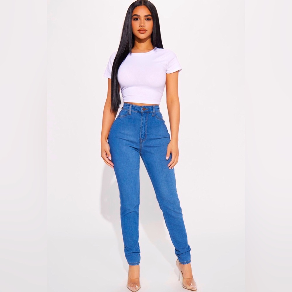 Fashion Nova petite high waisted skinny jeans.